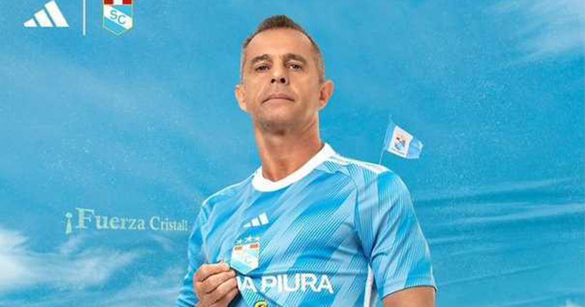 Sporting Cristal presentó su piel celeste 2023 con Julinho como modelo