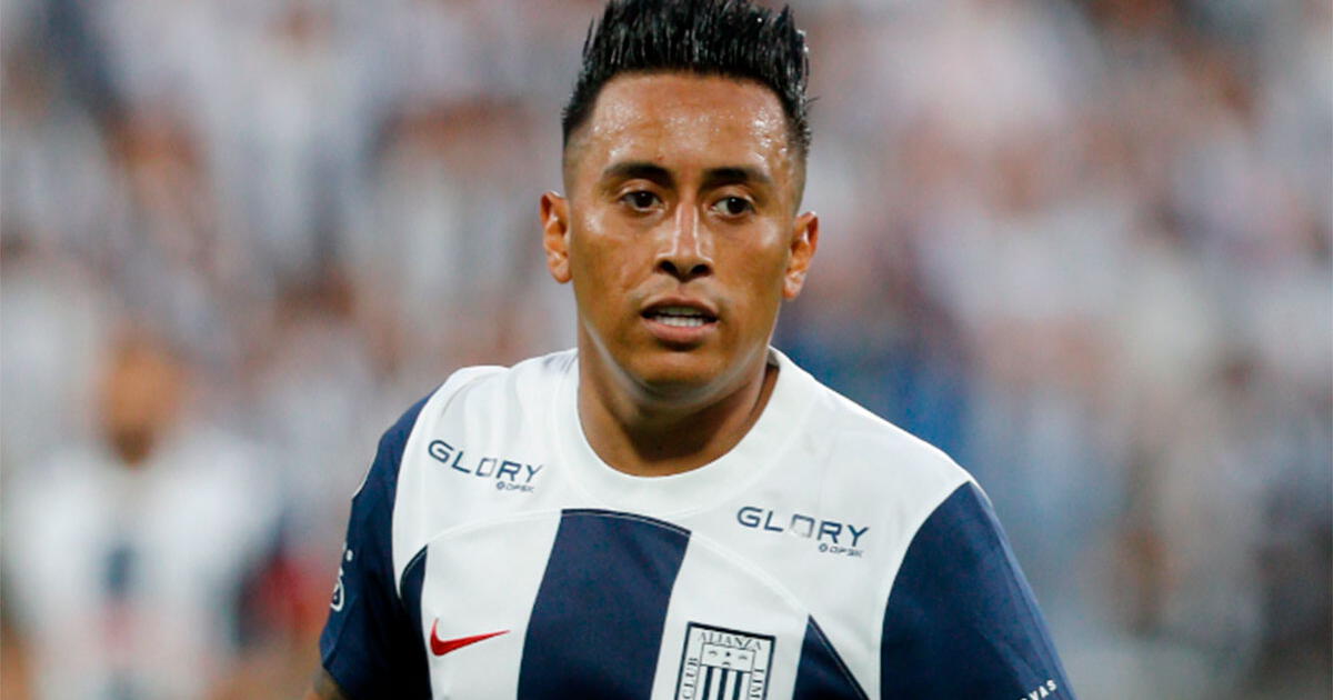 Cueva sorprendió a sus hinchas al firmar nuevo contrato previo al