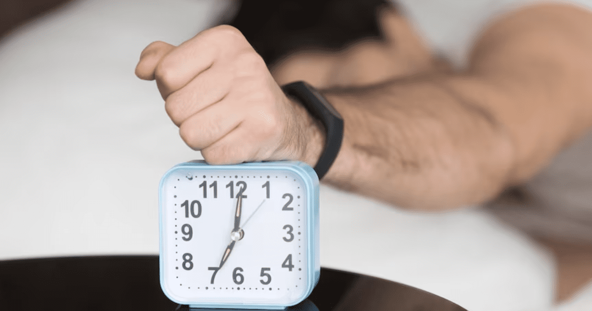 ¿Pones varias alarmas? Descubre cómo el '5 minutos más' puede dañar tu salud