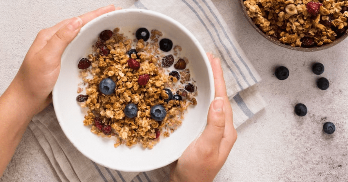 ¿Cuáles son los beneficios de la granola y por qué deberías incluirla en tus desayunos?