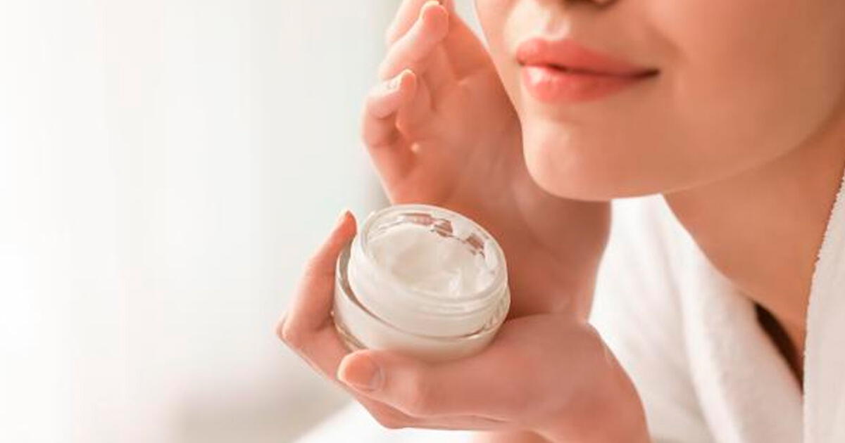 This homemade moisturizer will help you erase wrinkles and is made with aromatic plants.