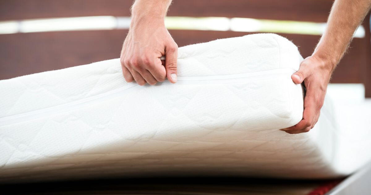 ¿Cómo eliminar los malos olores de tu colchón usando bicarbonato de sodio?