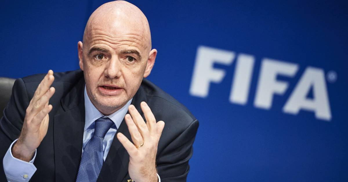 FIFA evalúa cambiar el juego con las manos en los porteros de todo el mundo.