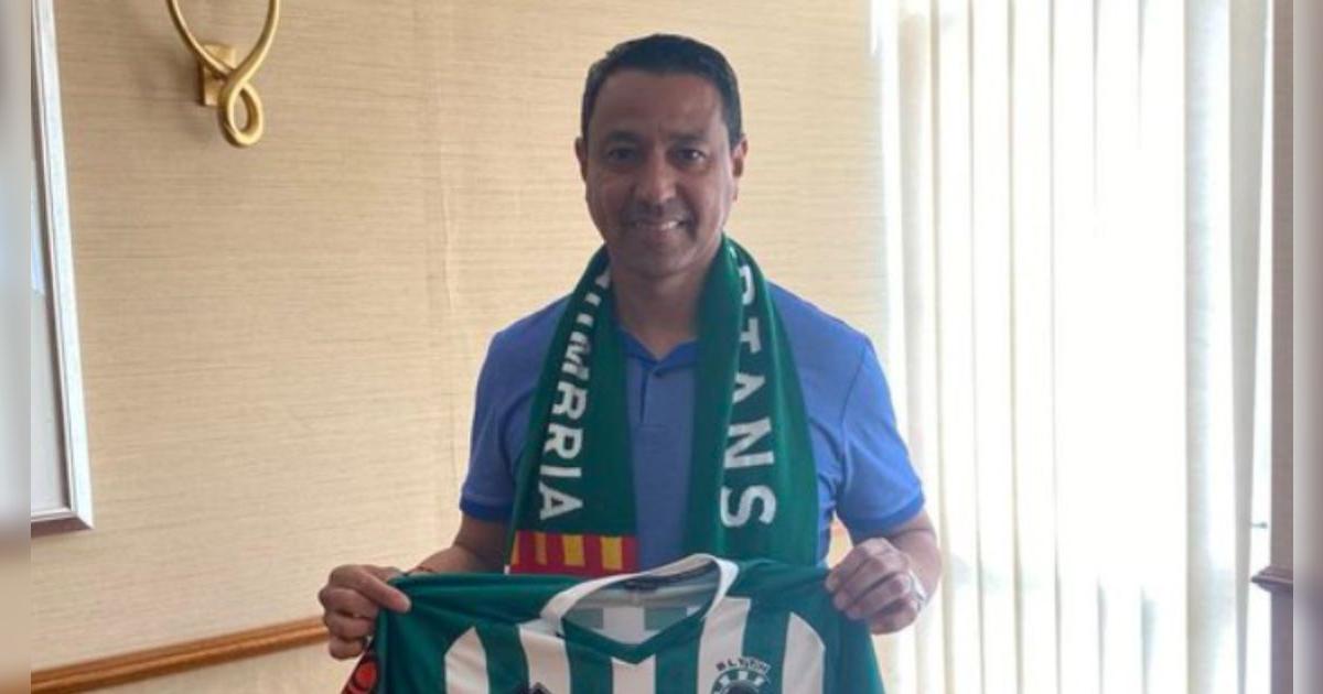 Nolberto Solano tendrá su primera experiencia en Inglaterra como técnico en insólita liga