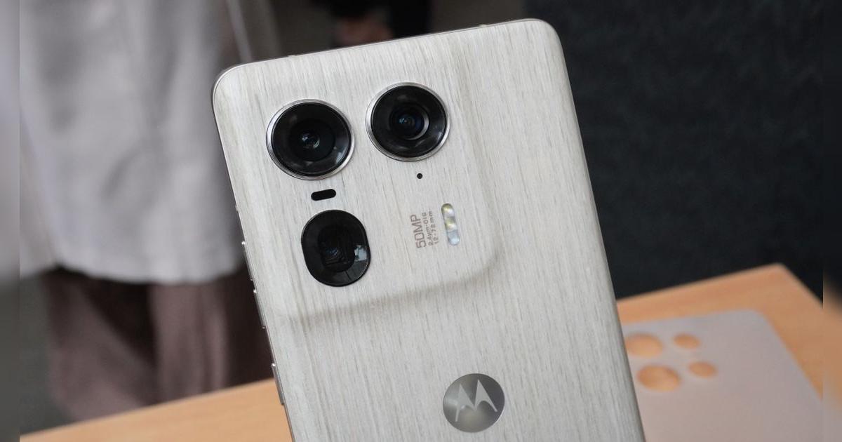 Nuevo Motorola hecho de 'madera' llega con 512GB, cámara con Zoom 100X y procesador GAMER