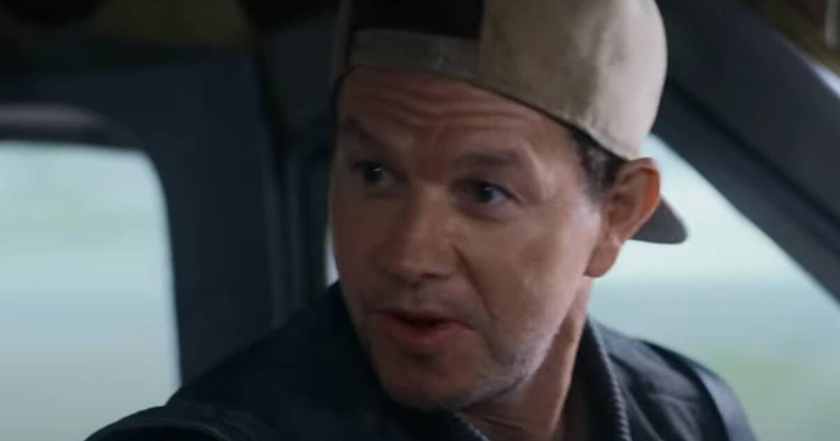 La película de acción con Mark Wahlberg en la que no todos son quienes dicen ser