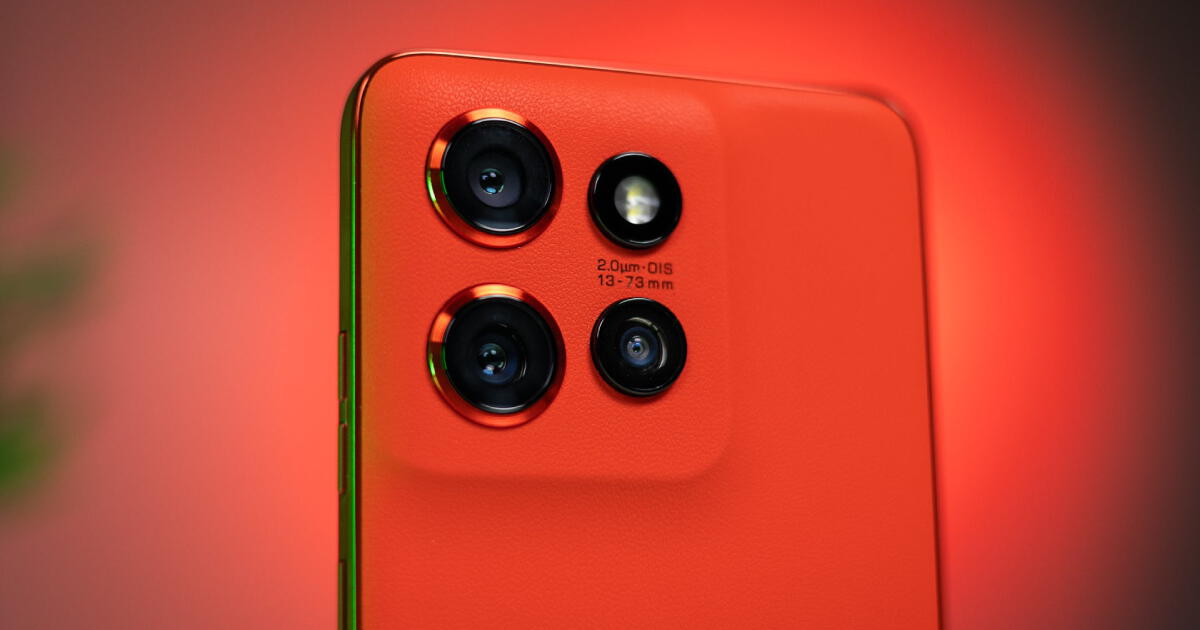 Este nuevo Motorola es superior al iPhone: triple cámara 50MP, 12 GB de RAM, 68W carga rápida y cuesta menos