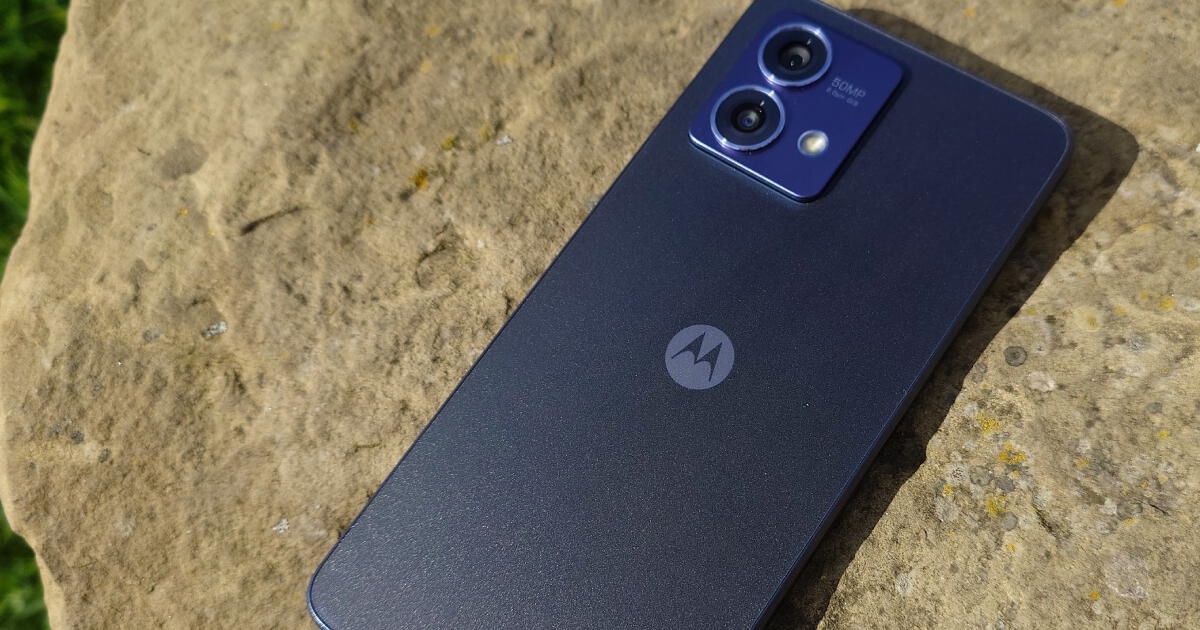 Este Motorola es perfecto si quieres ahorrar: 12 GB de RAM, resiste al agua y 33W de carga rápida