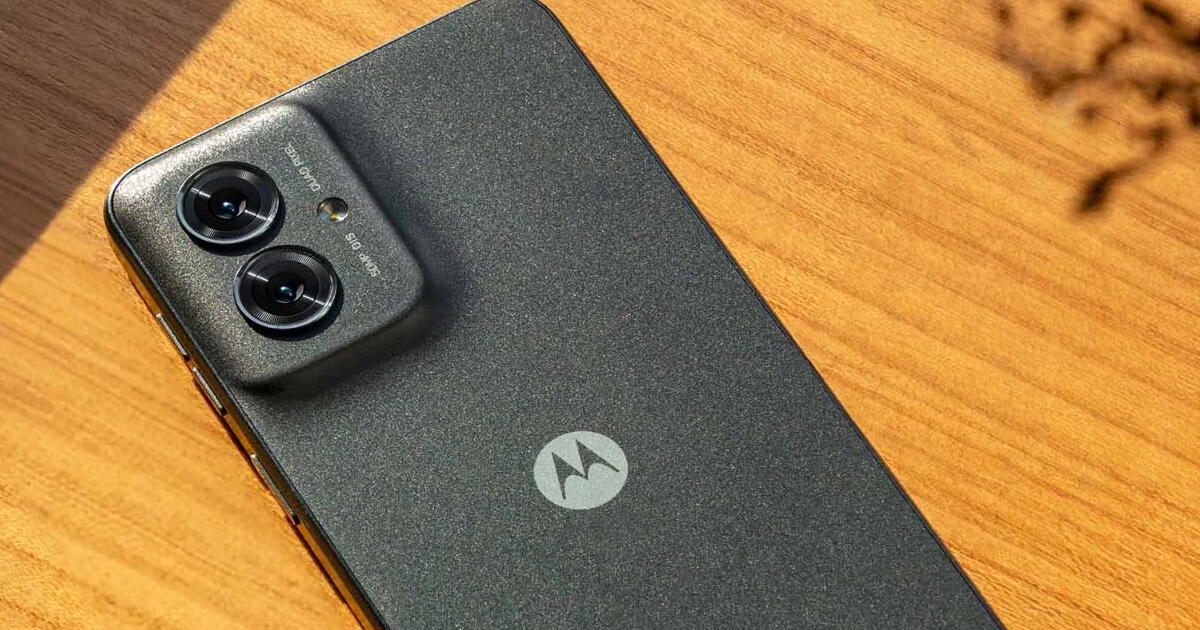 Este Motorola tiene precio bajo y fotos nítidas: 12 GB de RAM, resiste al agua y poderosa batería con carga rápida