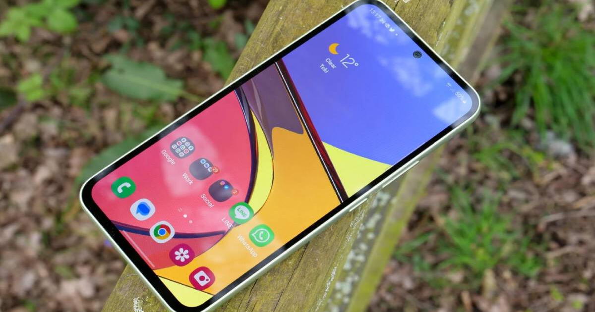 Este Samsung no envidia nada al A55: pantalla Super AMOLED, cámara de 50MP, batería duradera y a mejor precio