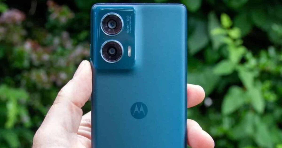 Bueno, bonito y barato: el Motorola que supera a iPhone con más batería, mejor pantalla y almacenamiento