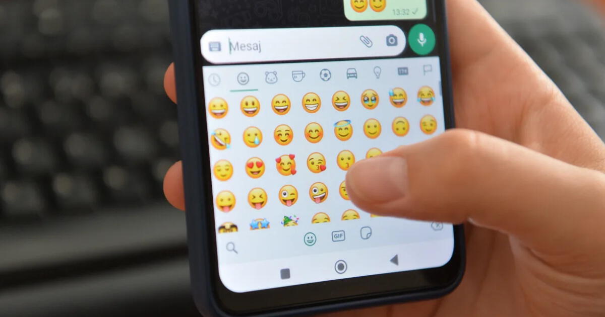 Nuevos emojis de WhatsApp 2025: cómo actualizarlos en iOS y Android