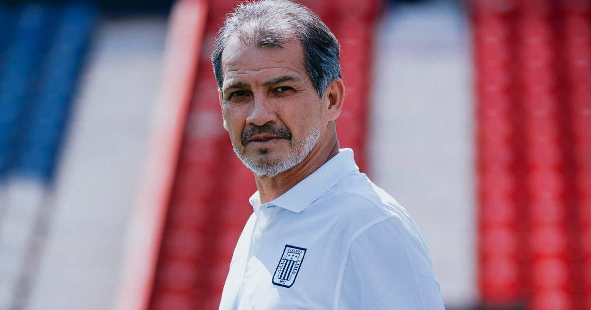 ¿Y Alianza Lima? Franco Navarro posó con camiseta de otro club: 
