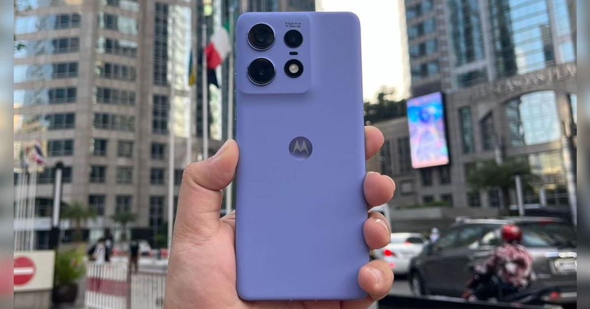 Este Motorola pasó desapercibido en 2024, pero HOY todos lo buscan: triple cámara, carga rápida y 512GB memoria