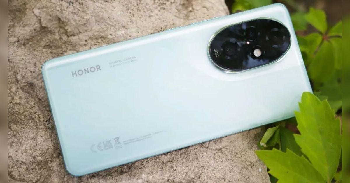 El mejor gama alta BARATO para comprar en 2025: procesador gamer, almacenamiento infinito y cámaras profesionales