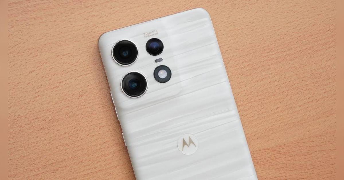 Este Motorola es de nivel A1 y no tiene nada que envidiar a Samsung y Apple: 512GB memoria, triple cámara con IA y carga 125W