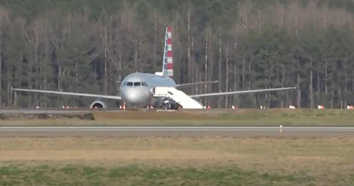 El aterrador momento en que un avión aterriza de emergencia en Estados Unidos 