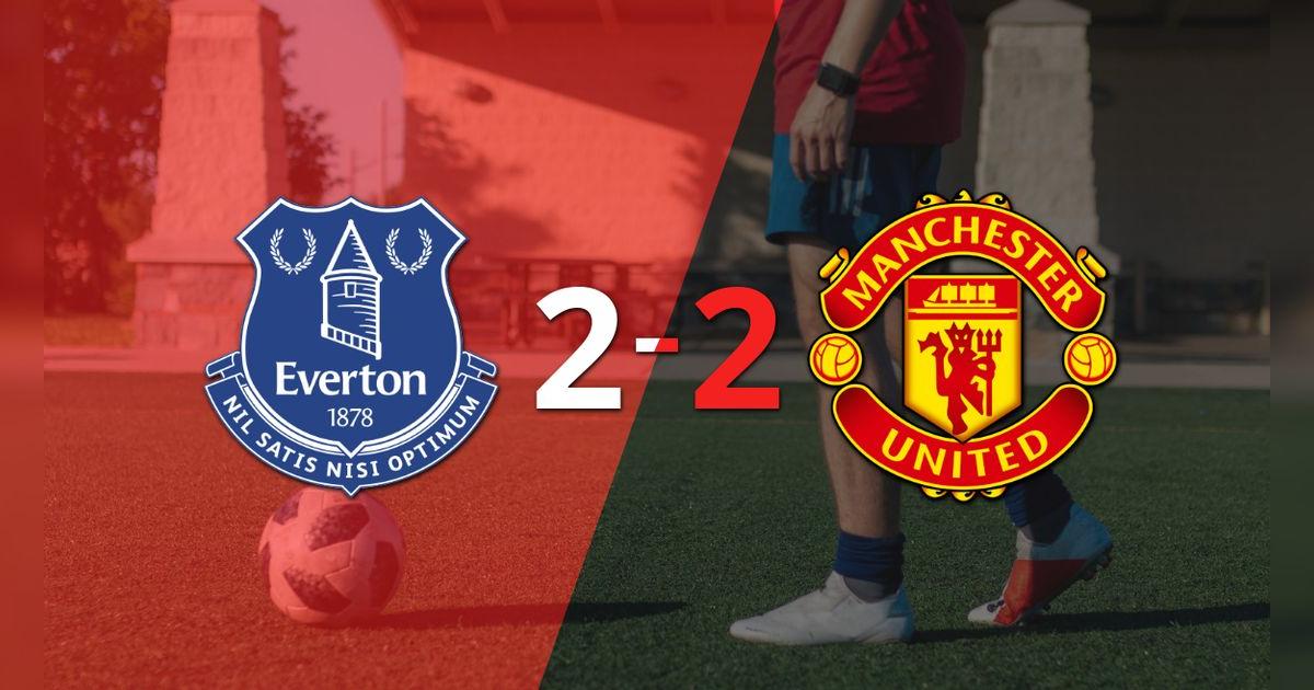 Manchester United sacó un punto luego de empatar a 2 goles con Everton