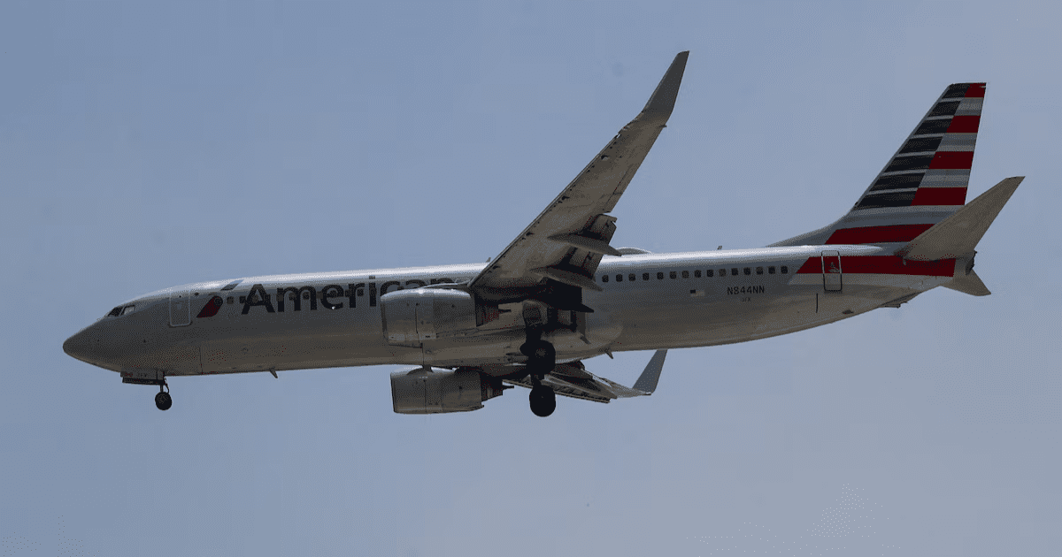 ¡TERROR en el aire! Vuelo de American Airlines es desviado a Roma por amenaza de bomba