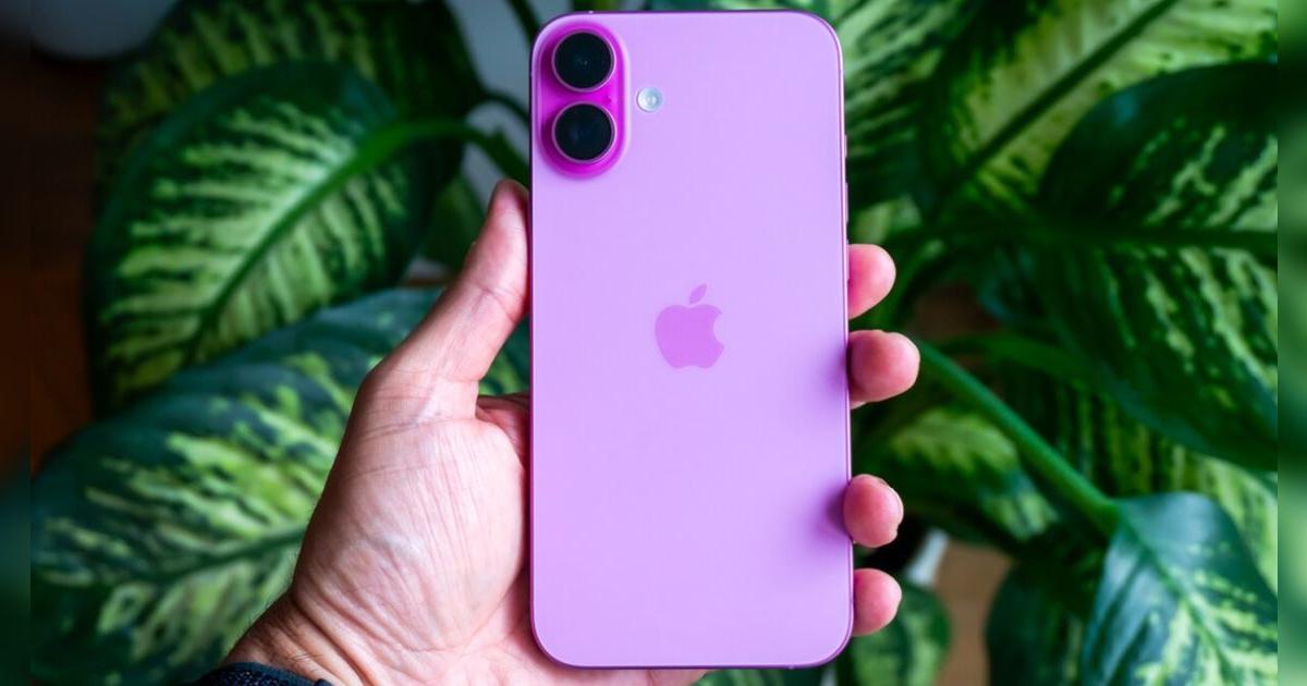 Es el hermano menor de los iPhone y supera en todo al Samsung S25: tiene mejor procesador y graba en 4K