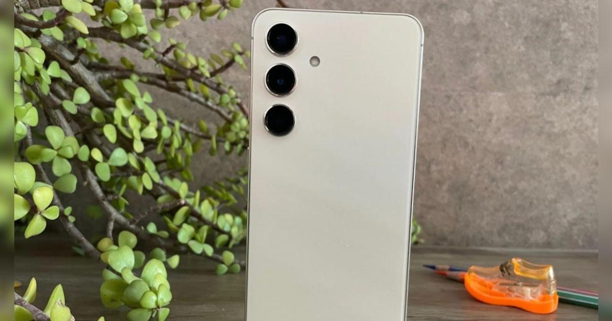 ¿Por qué gastar en el iPhone 16, si este potente celular es mejor en fotografía, batería y con bastante memoria?