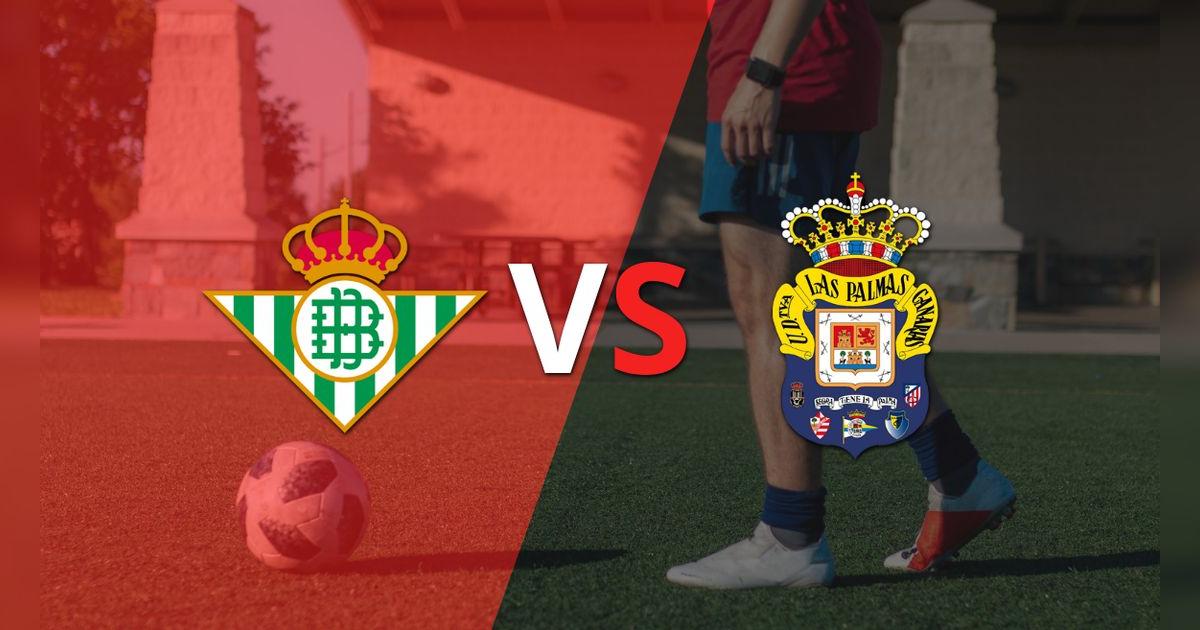 Ya rueda el balón entre Betis y UD Las Palmas en el estadio Benito Villamarín