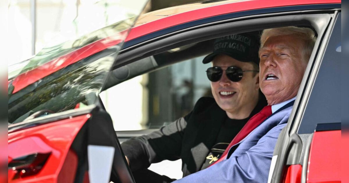 Donald Trump SORPRENDE al subir a un Tesla en la Casa Blanca y reafirmar su apoyo a Elon Musk