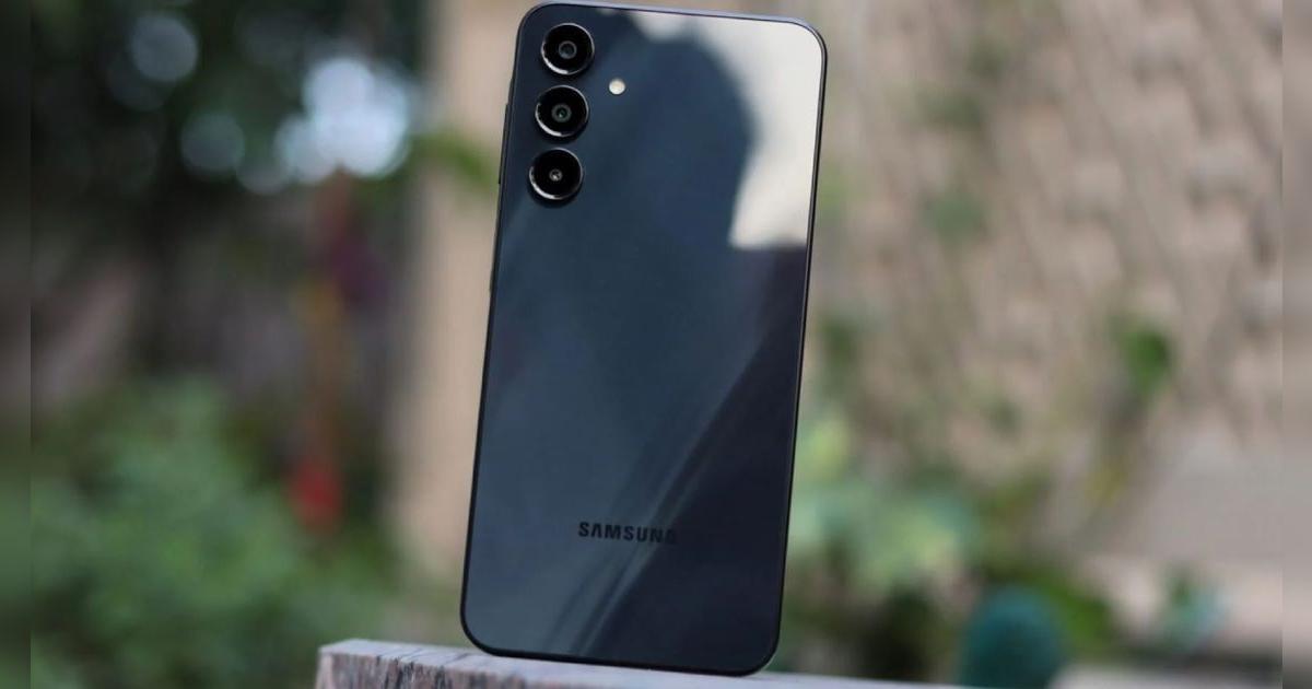 El celular con 6 años de actualización que supera en todo al Motorola G85: pantalla de lujo y amplia memoria