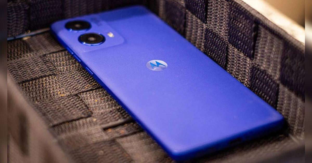 Este Motorola de cuero supera en todo al iPhone 16 y cuesta mucho menos: 12GB de RAM, procesador Snapdragon y pantalla FullHD+