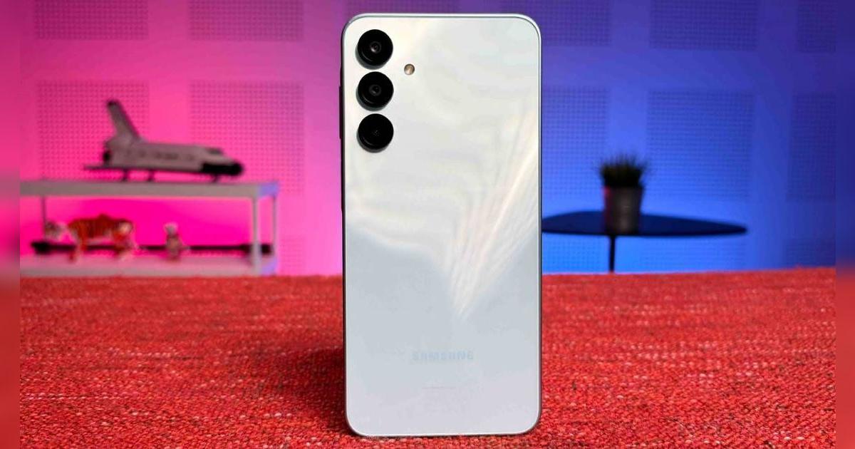 Si creías que este Galaxy es un teléfono BÁSICO, comentes un error, ya que tiene tanta potencia como un A56 y es BARATO