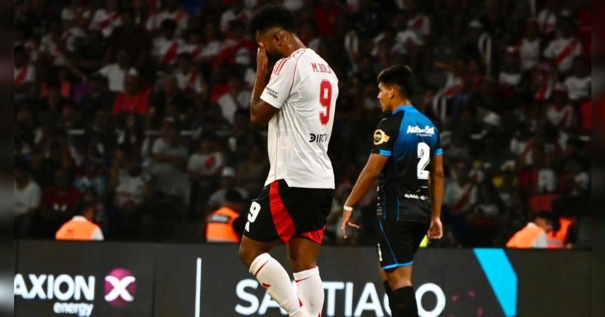 ¡Atención, Universitario! Miguel Borja, goleador de River, falló penal ante equipo de Tercera