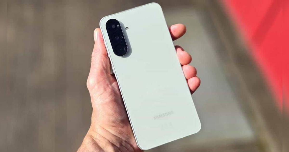 No te compres el S25 Ultra, este Samsung de gama media es igual de potente, tiene IA en sus camáras y es BARATO