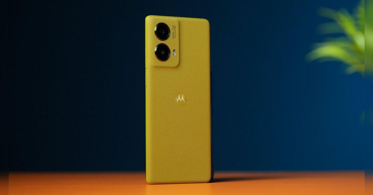 Se lanzó en el 2024 y es superior al Samsung A56 con su 12 GB de RAM, carga rápida y 1 TB de almacenamiento