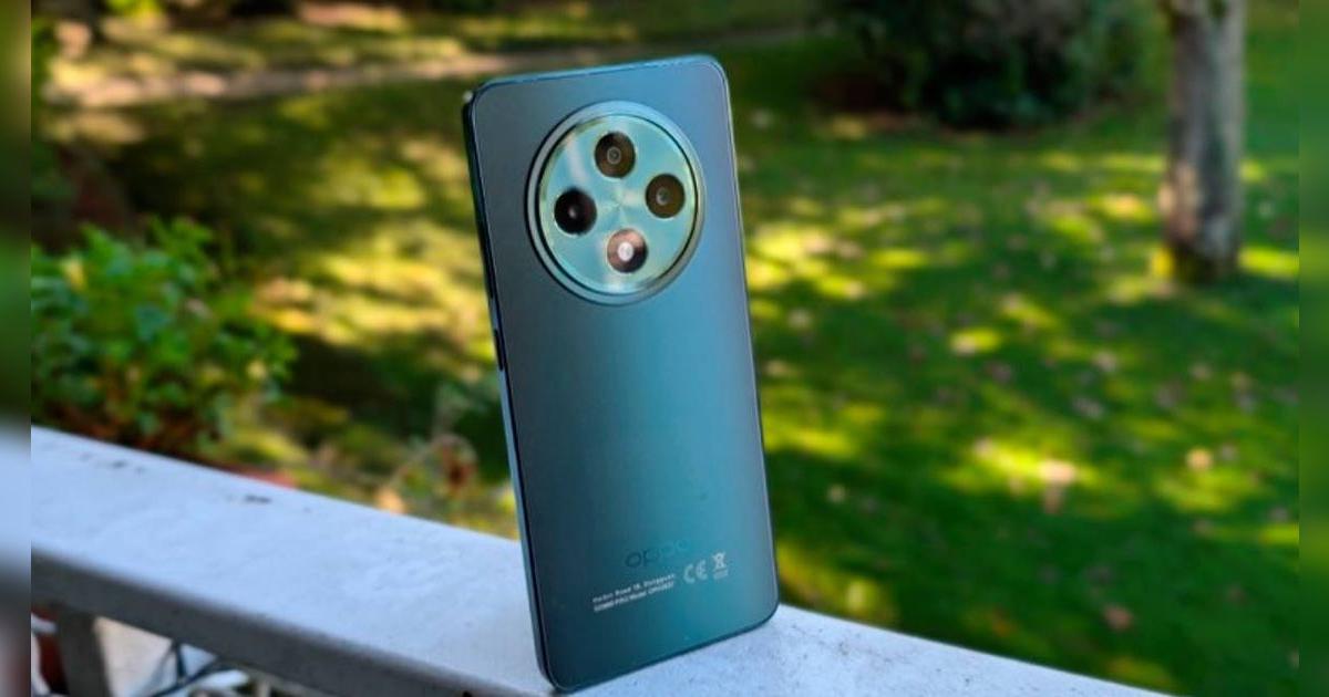 Es hora de reemplazar tu antiguo Galaxy A55 con este Oppo con calidad 10 de 10: cámaras con IA, 16GB de RAM y batería infinita