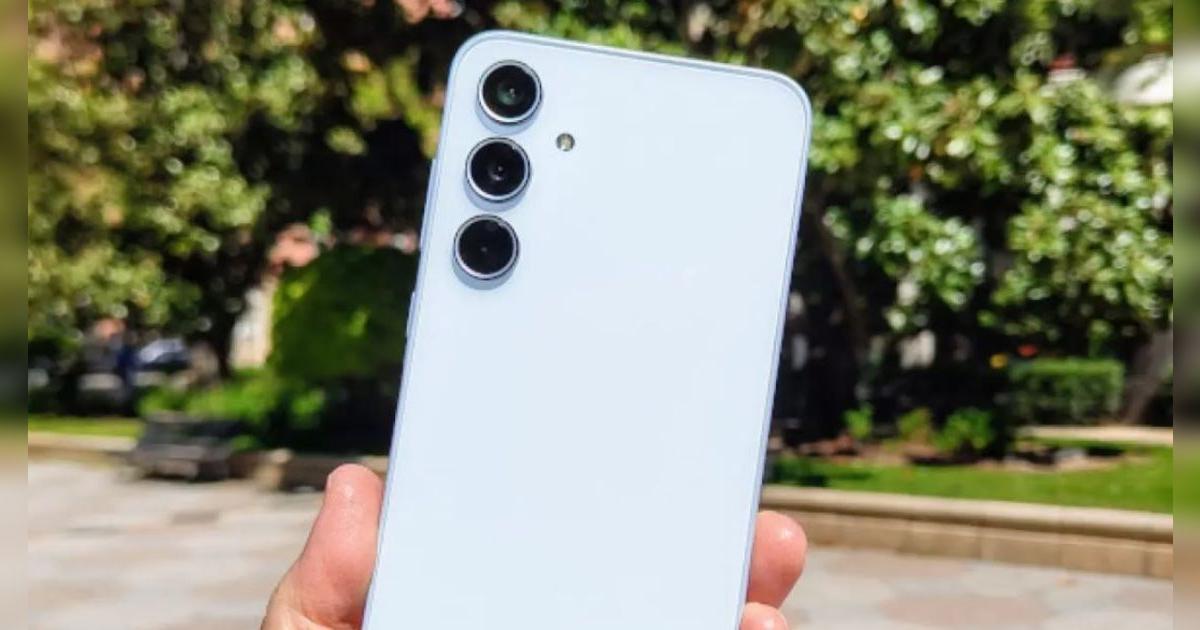 El iPhone 16e no es rival para este Samsung que apuesta por pantalla FullHD+, cámara de 50MP y muchas actualizaciones