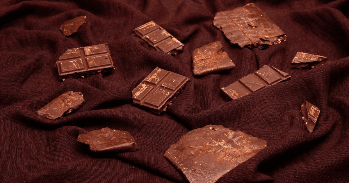 ¡Alerta! FDA retira conocidas BARRAS DE CHOCOLATE tras encontrar pequeñas PIEDRAS en su interior