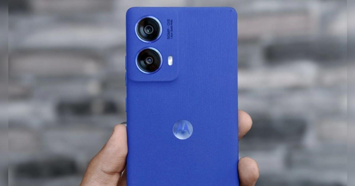 Este Motorola es el único rival del Samsung A36 con pantalla de 120Hz, RAM de 12GB y el diseño más lindo de 2025