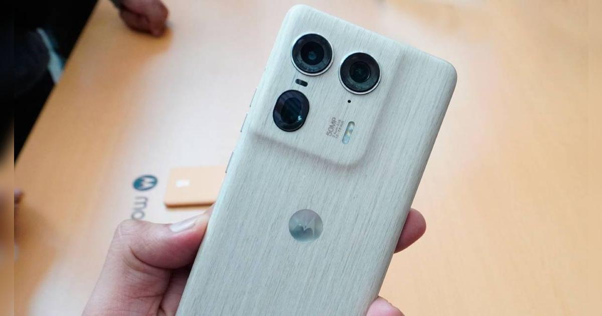 Pese a su antigüedad, este Motorola ULTRA supera al Galaxy más potente y cuesta la mitad que un iPhone 16 Pro
