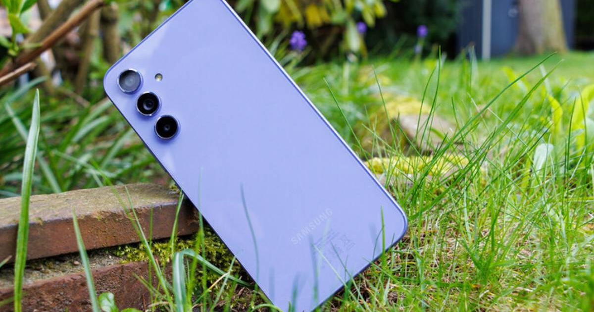 Pese a ser del 2023, este Samsung lidera el TOP de ventas en la gama media por su bajo precio y cámaras 4K