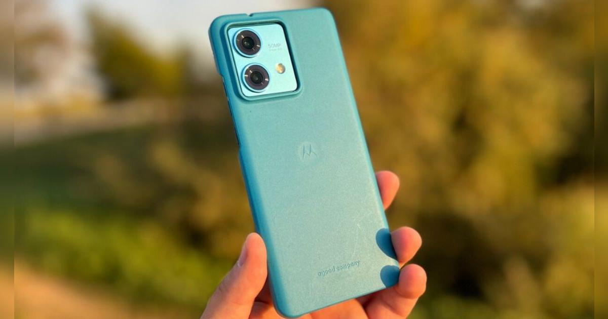 Este Motorola aún es el mejor GAMA MEDIA del mundo: diseño en CUERO, RAM de 12GB y carga en pocos minutos