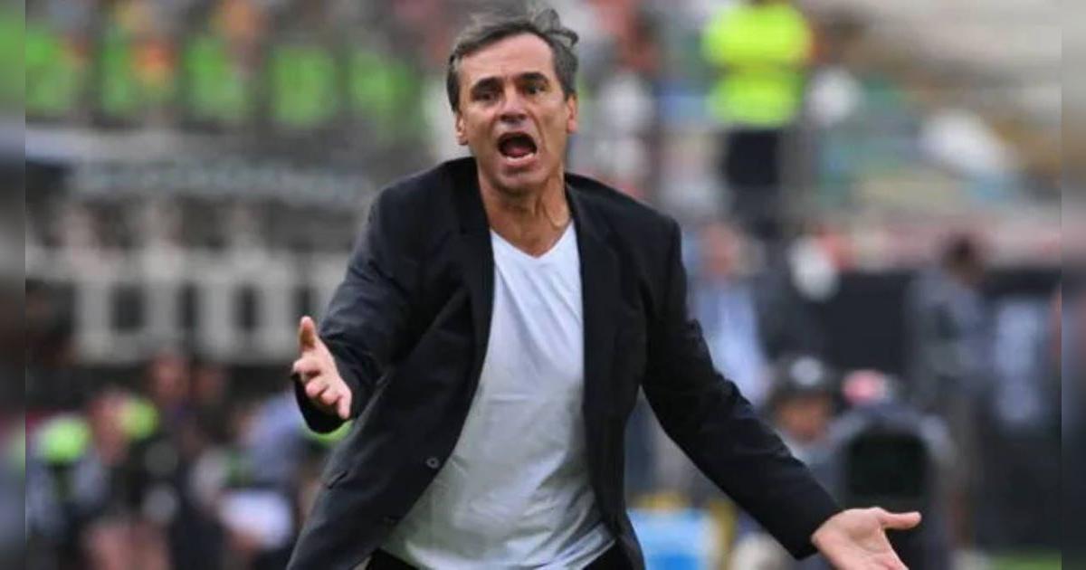 ¡CONFIRMADO! Fabián Bustos se va de Universitario y será nuevo entrenador de Olimpia