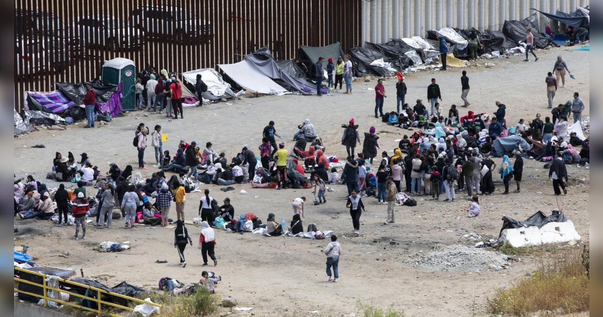 Corrupción en la frontera de EE. UU.: OFICIALES de CBP en San Diego vendían el paso a INMIGRANTES por miles de dólares