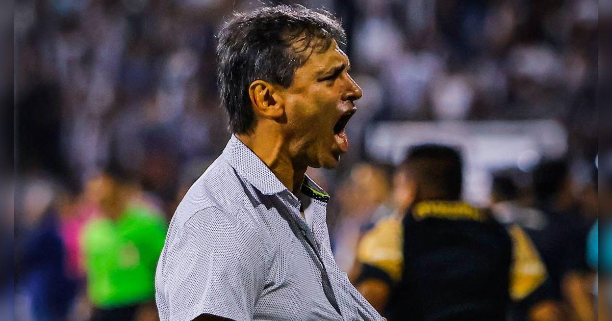 ¿El nuevo director técnico de Universitario deberá cumplir con la suspensión de Fabián Bustos?