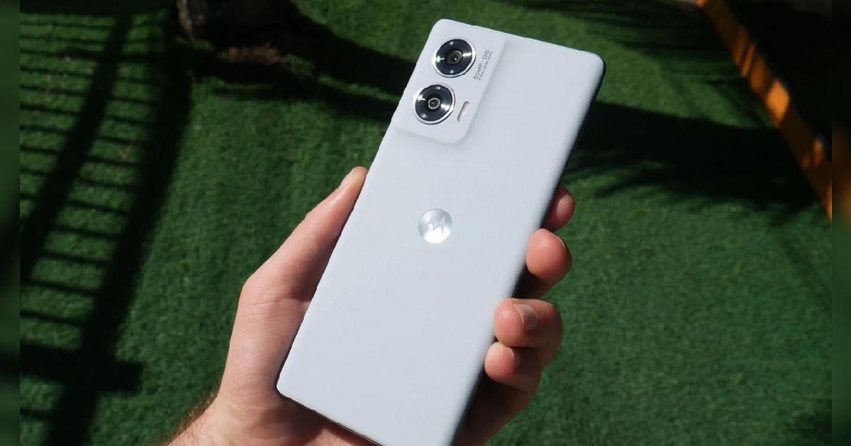 No hace falta que te compres un iPhone si tienes este Motorola con 512 GB de almacenamiento, carga rápida y fotos en 4k