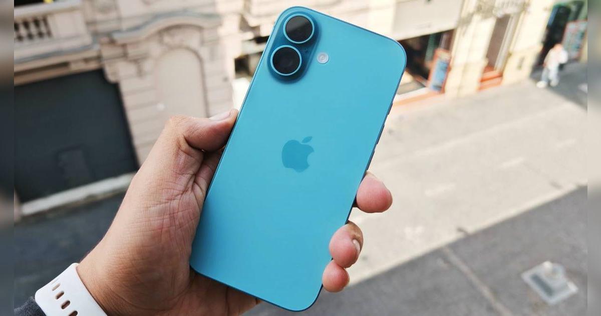 Este iPhone es uno de los teléfonos más vendidos de 2025: su precio ha bajado al mínimo y es más potente que el Galaxy S25