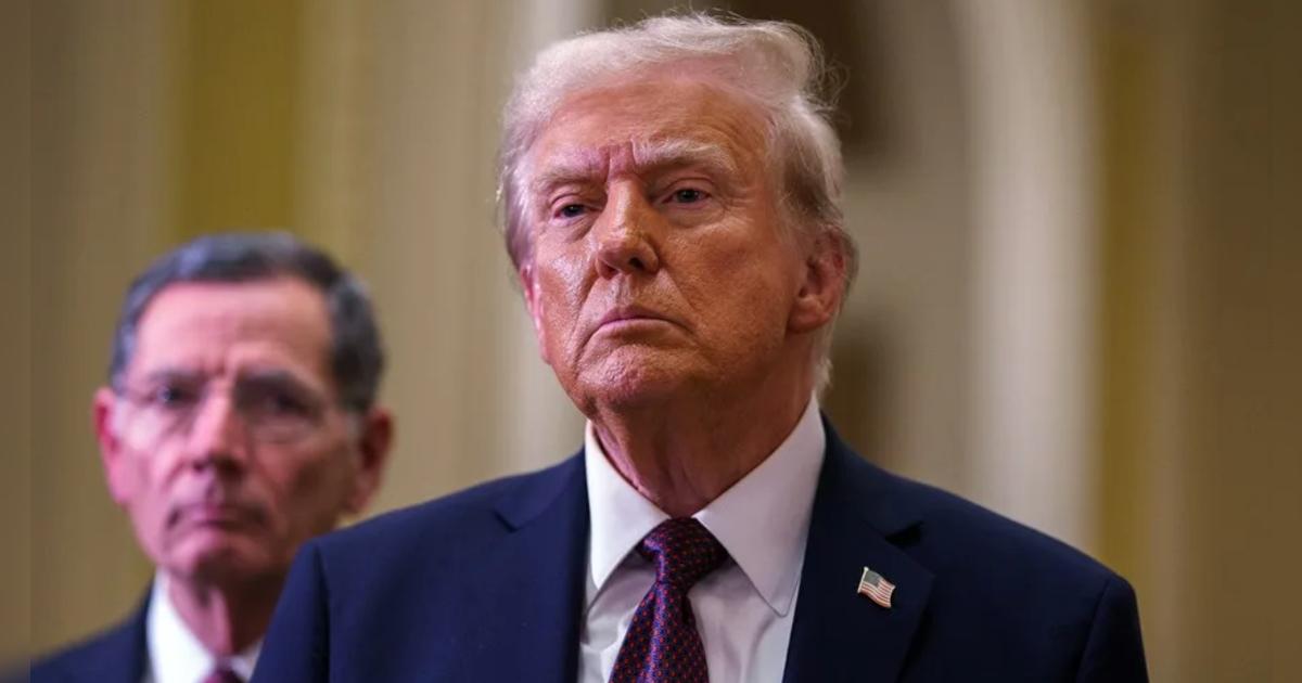 ¡Duro golpe para Trump! Exfuncionarios republicanos y demócratas alertan sobre 