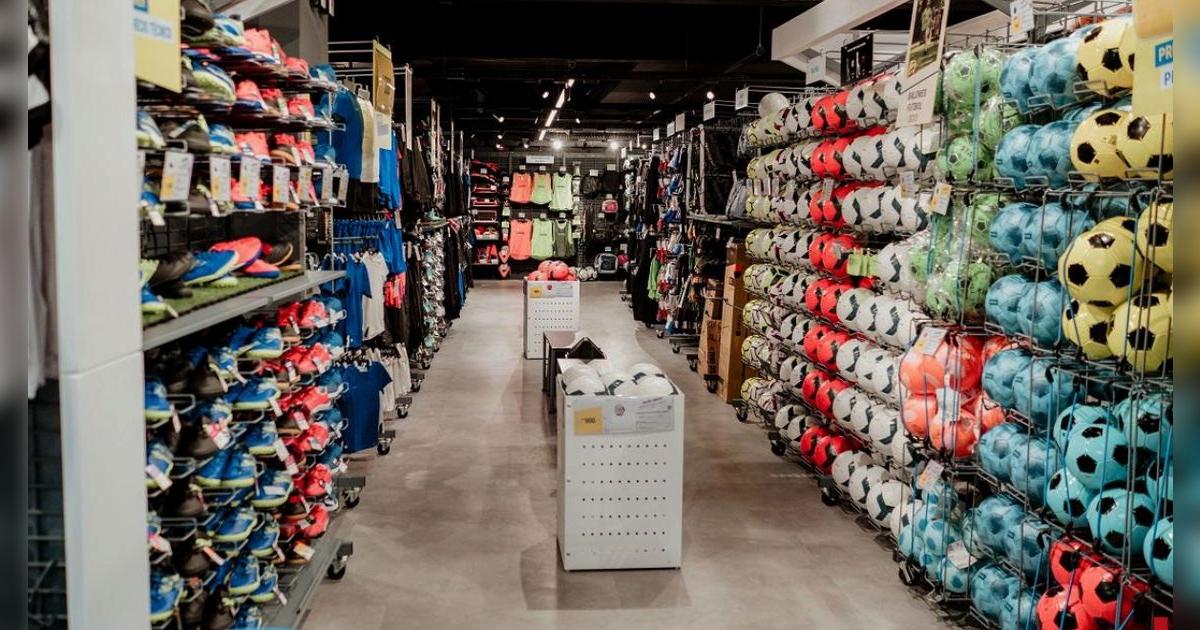 Esta importante cadena deportiva anunció el cierre de 25 tiendas: cientos de empleados se quedarán en la calle