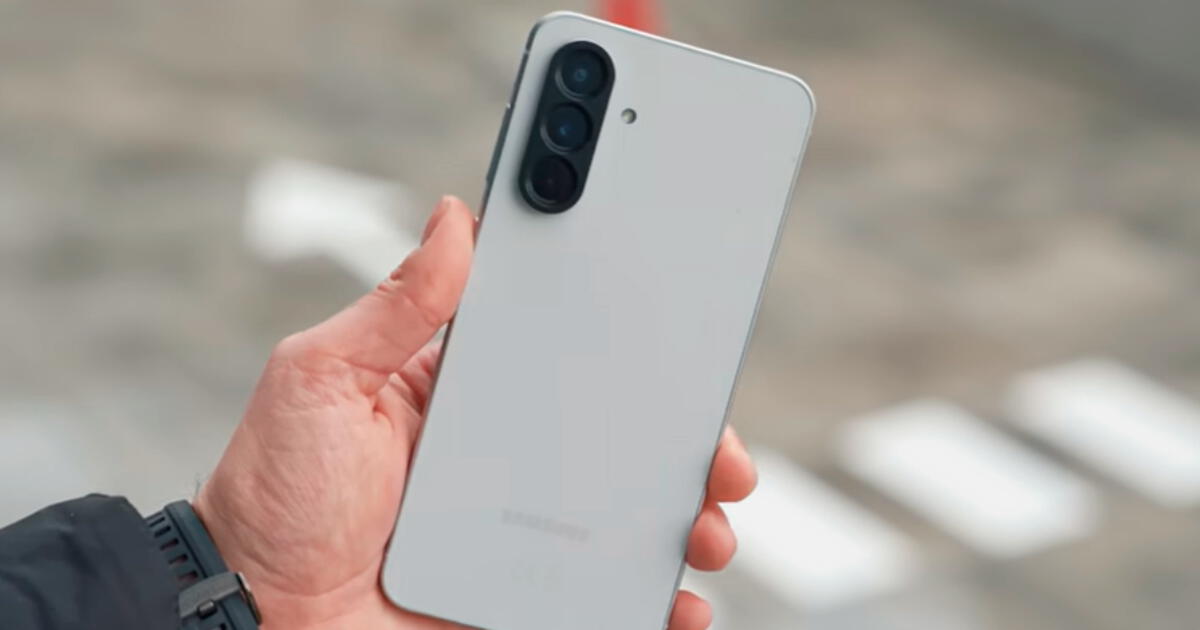 No te compres el Galaxy S25 Ultra, este gama media de Samsung tiene cámaras igual de potentes, carga veloz y cuesta mucho menos