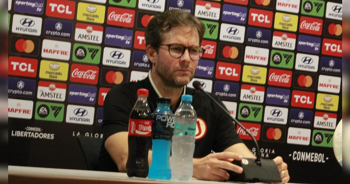 Manuel Barreto deja de ser DT de Universitario con puntaje perfecto e hinchas lo reconocen