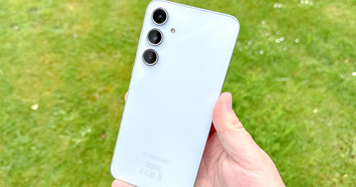 El precio de este Samsung intriga a todos: tiene triple cámara 50 MP, almacenamiento infinito y graba en 4K